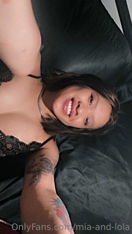 mia and lola nacktheit nette galerien