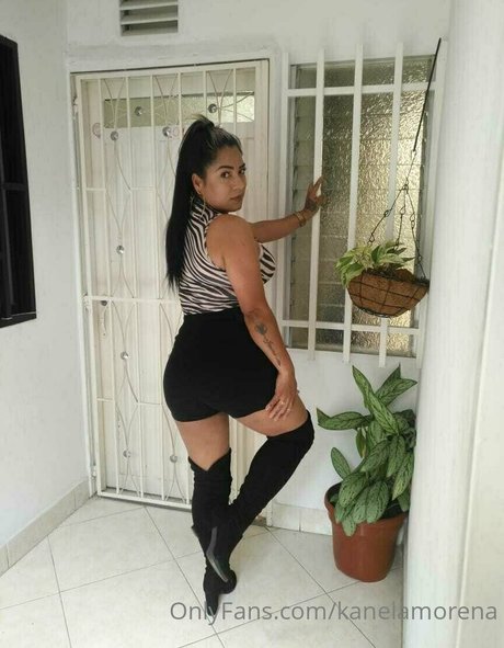 kanelamorena freie nackte foto