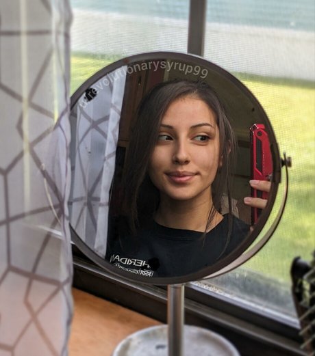 RevolutionarySyrup99 akt archiv