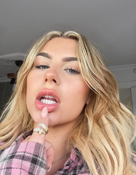 Irltinax nackt xxx galerie