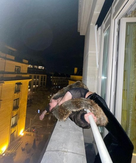 Charlotte Lawrence porno galerien