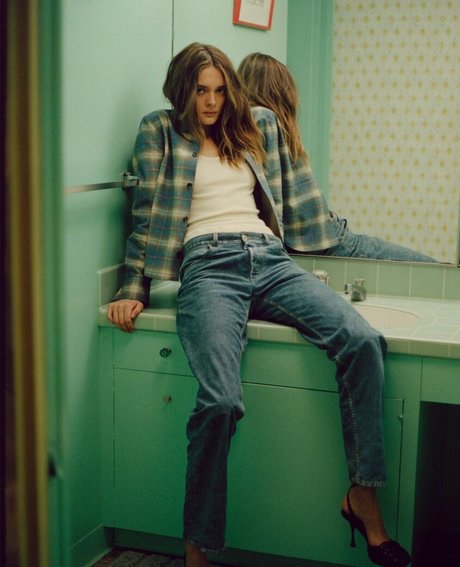 Charlotte Lawrence xxx nackt galerien