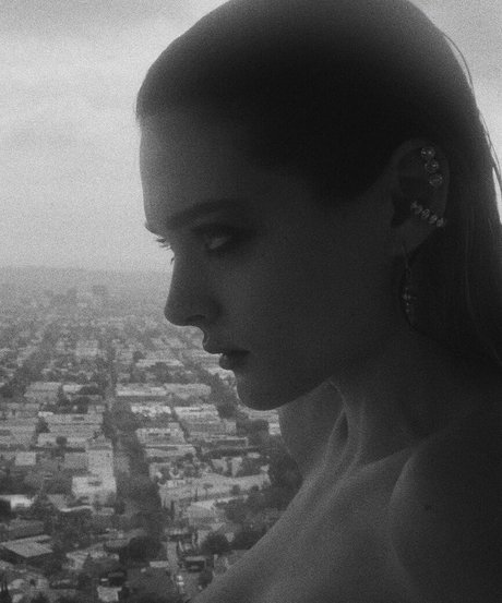 Charlotte Lawrence nacktheit fotos