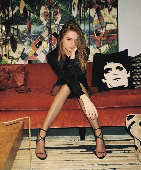 Charlotte Lawrence nacktheit beste archiv