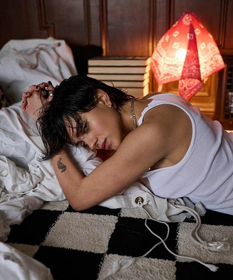 lächeln nur fans nacktheit akt galerien