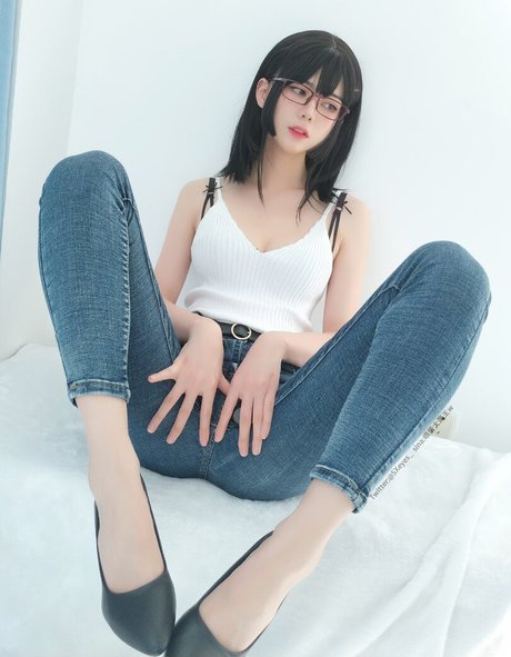 asiatische nackte onlyfans kunst akt bilder