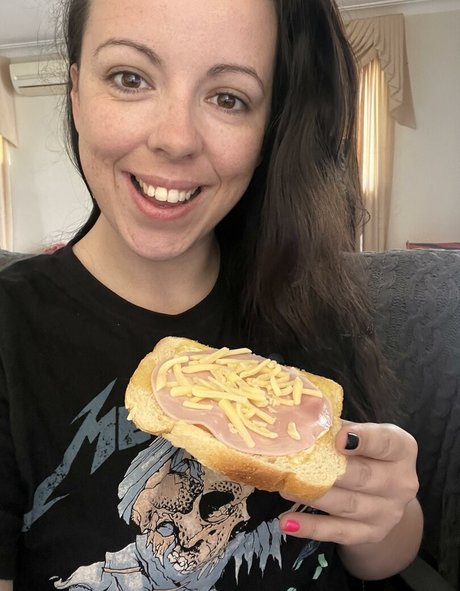 Miss Bb nackt akt foto