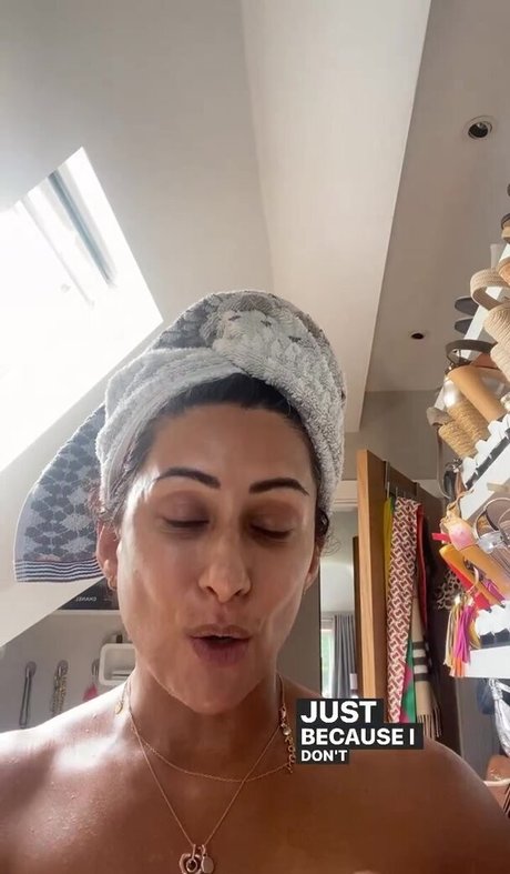 Saira Khan nacktheit pornostar foto