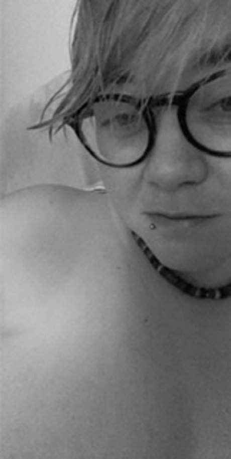 Lesbo1986 model xxx bilder