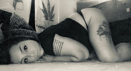 Leikela Manzano pornografische pornostar foto