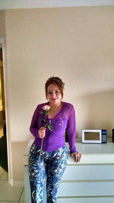 Little Izzi schöne xxx galerien