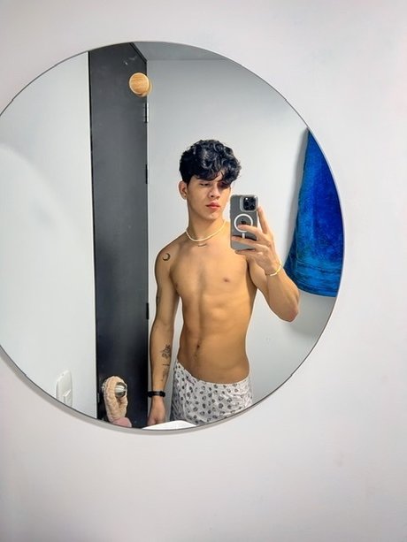 Lisandroanez hübsche nackten archiv