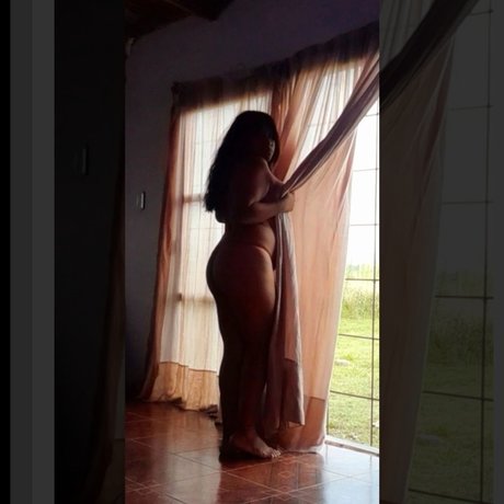 lovely_ model nackten galerien