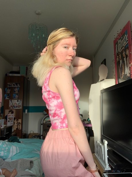 Louise sheene official exklusive schöne galerien