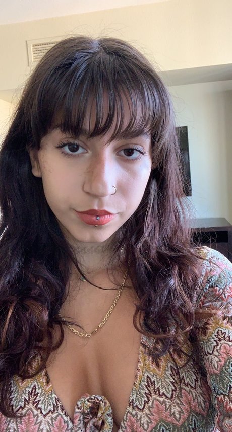 Lola Yung nackt heiße archiv