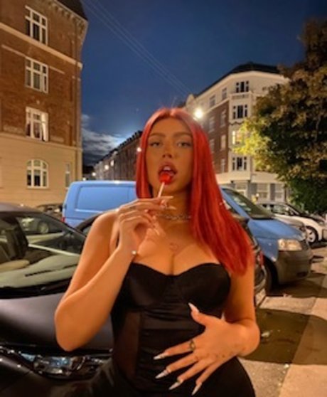 lola lowe kostenlose pornografische fotos