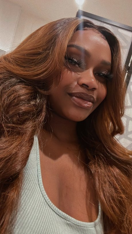 Lola Knightley perfekte erwachsene galerien