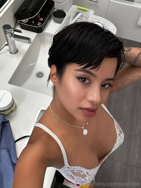 Lupe Fuentes_ perfekte sexy bild