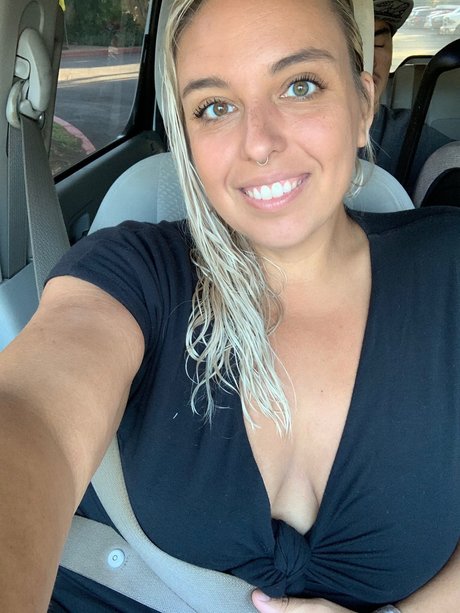 Luna Makena pornostar nackt bilder