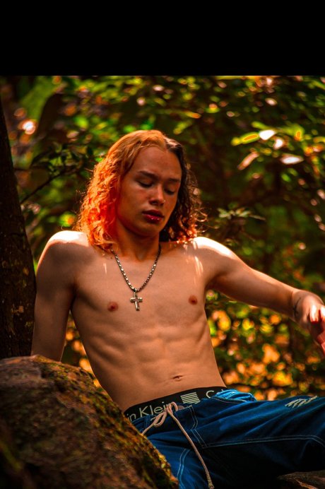 Lucas sun schauspielerin nackte fotos