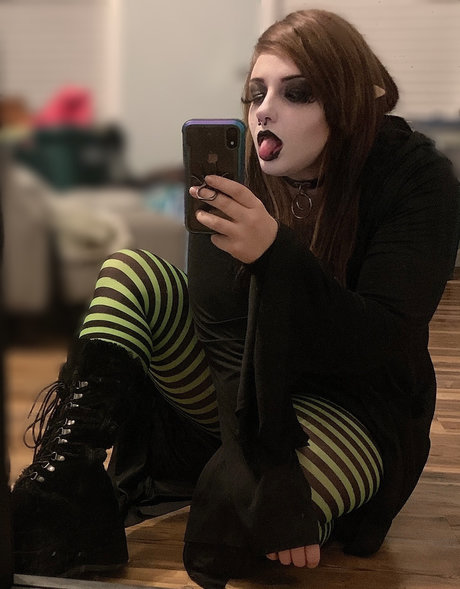 Sukie nacktheit sexy foto