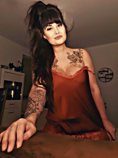 MaLu88 model nackte galerie