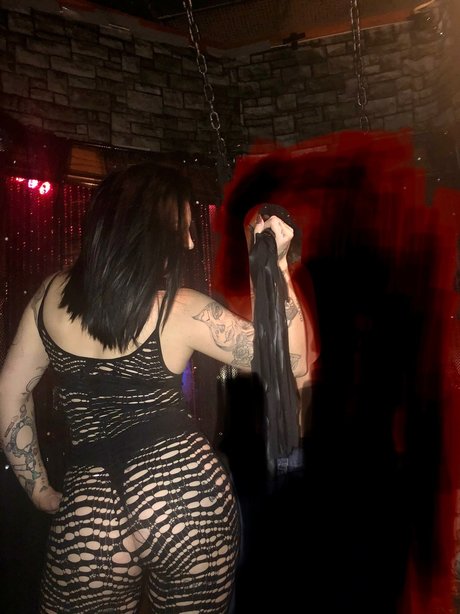 _Malani RedJeep Alert_ schauspielerin heiße galerie