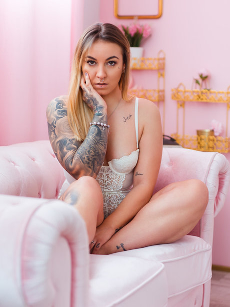 Mavina pornostar nacktheit galerien