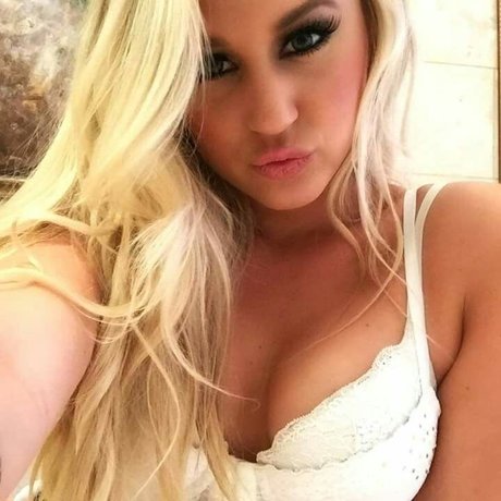 Mask me up freie nackt foto