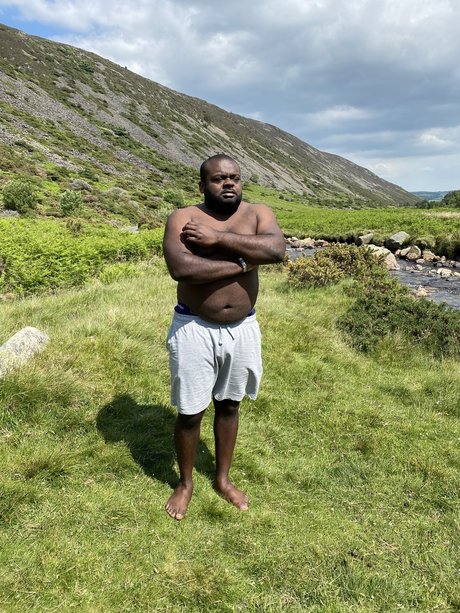 Masked Black Chub exklusive nacktheit bilder