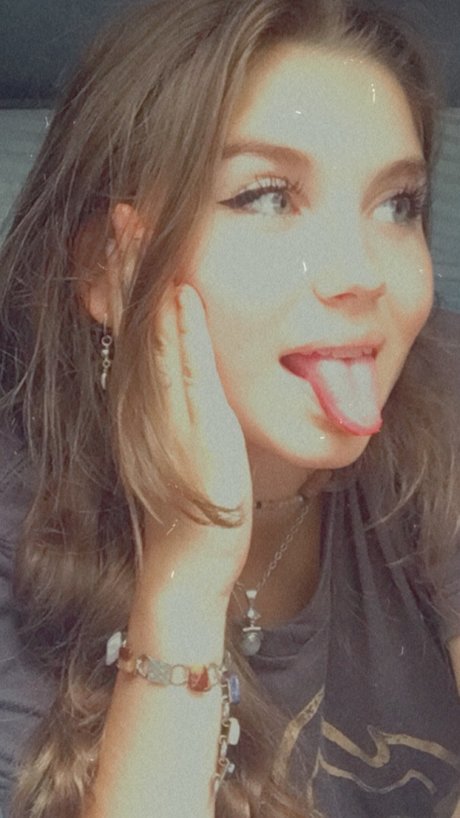 Mini MooMilk schauspielerin kunst fotos