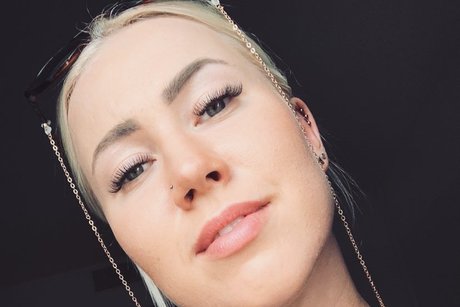 mimosa freie nackten foto