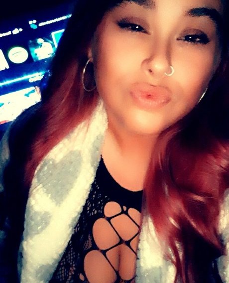 Nikkii Baby BBW_ pornostar nackte bild