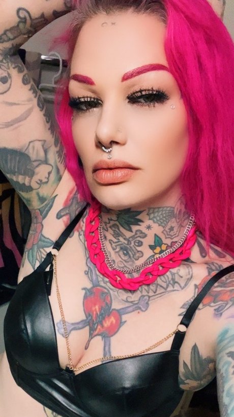 Miss Sinner erwachsene freie bild