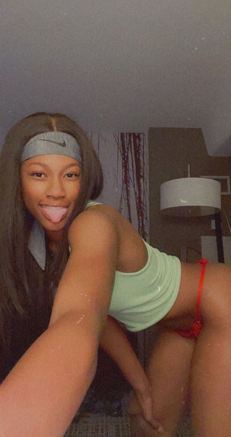 come playy_ schauspielerin freie bilder