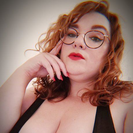 Mistress Seraphima top hd bild