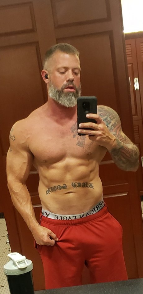 Muscle dad84 pornostar nackten bild