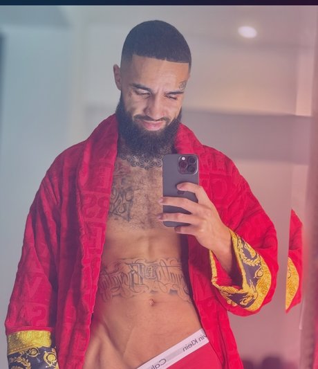 _UnrulyAlpha_ nackt freie bilder