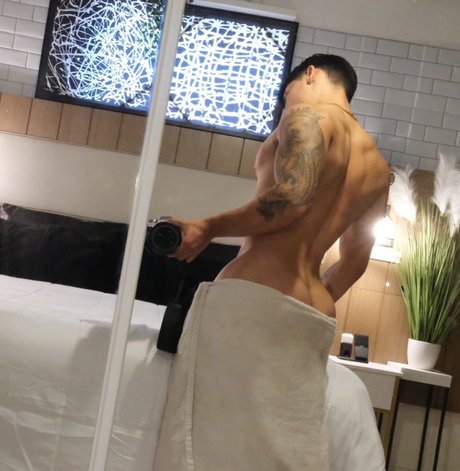 NayoGee heiße pornostar bild