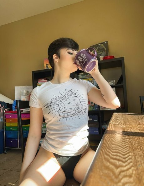 dünne ebenholz-onlyfans schöne foto