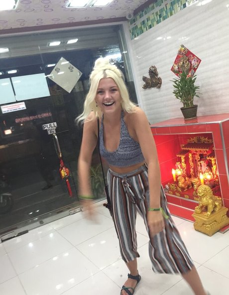 große titten kurvige onlyfans kunst hd bilder