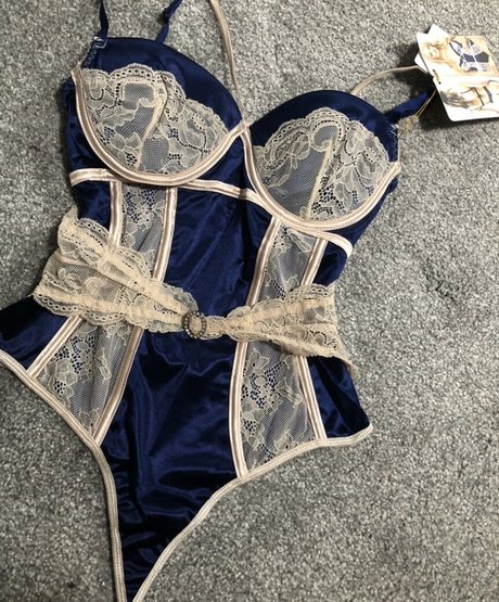 junge milf onlyfans nacktheit sex bild