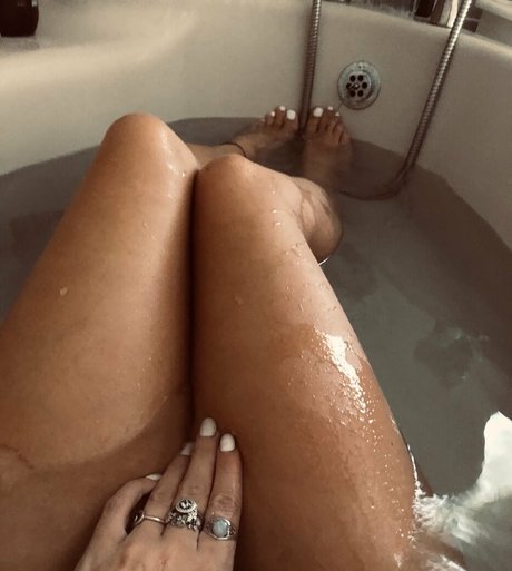 dicke blonde onlyfans heiße kunst bild