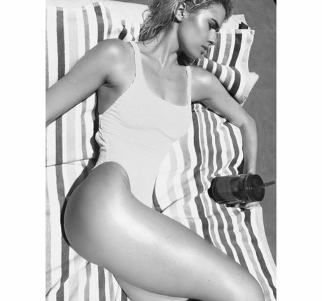 Adriana Abenia hübsche sexy fotos