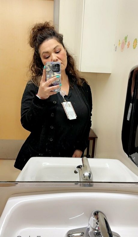 bustycougar pornostar nette archiv