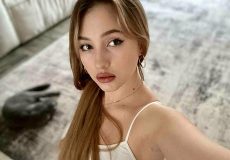 adalyn diary pornostar nackt galerie