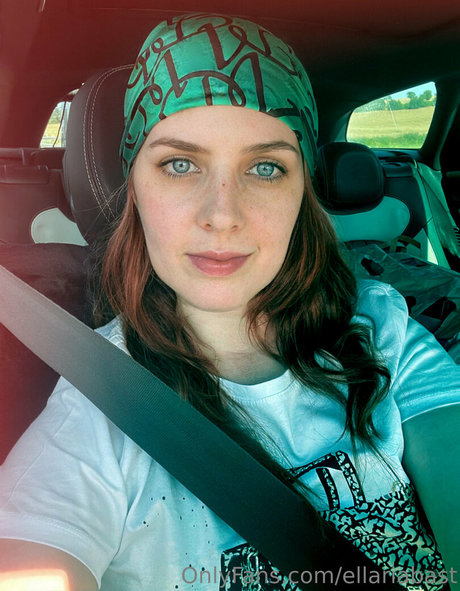 ellariabast erwachsene schöne foto