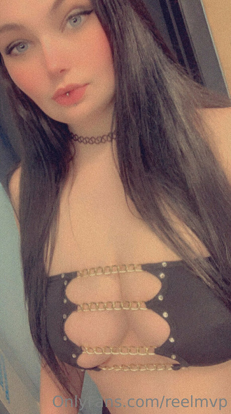 reelmvp model nackt fotos