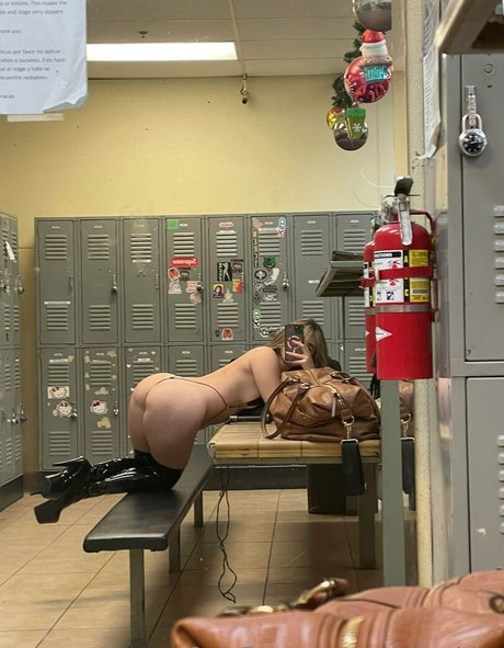 kikicherryof top nacktheit bild