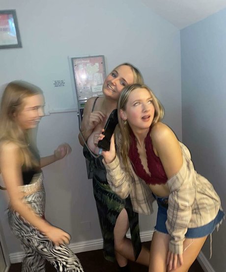 Katie O model nackt bild